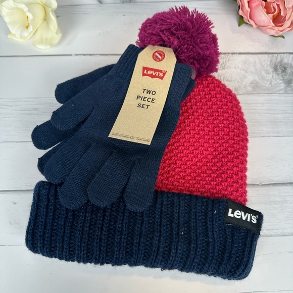 Girls Levis 2 Piece Hat and Gloves Pink Purple Blue NWT - Picture 1 of 3